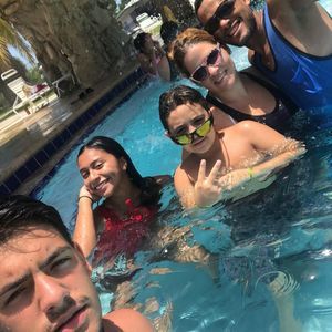 Meet your Posher, Raydel